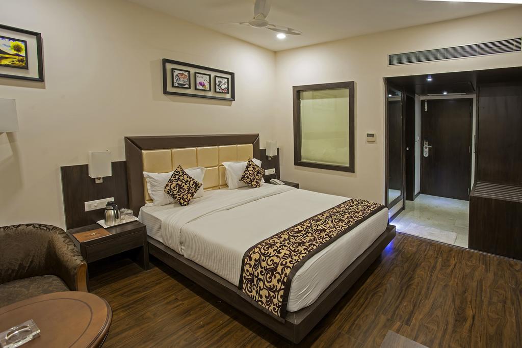 Ravi Residency Hotel Morbi Cameră foto