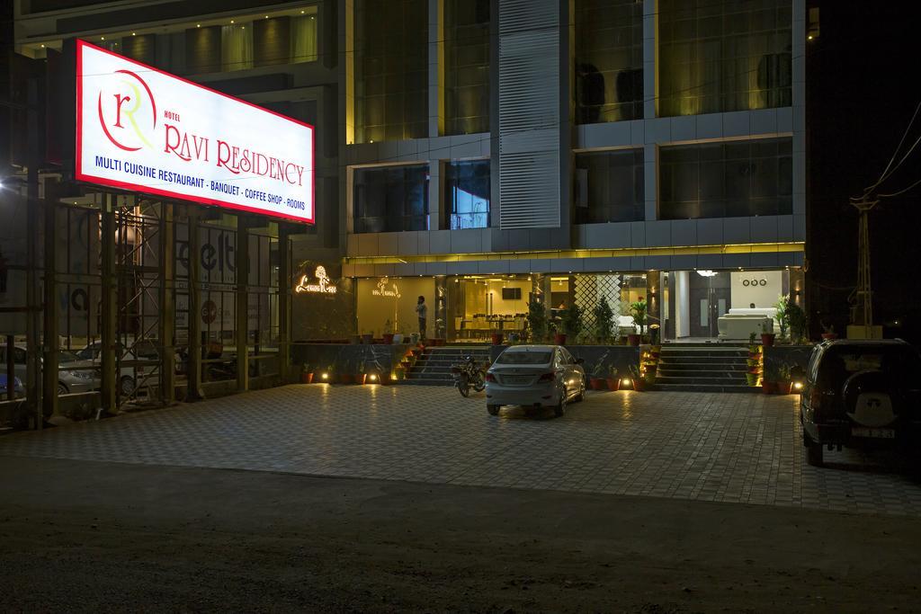 Ravi Residency Hotel Morbi Exterior foto