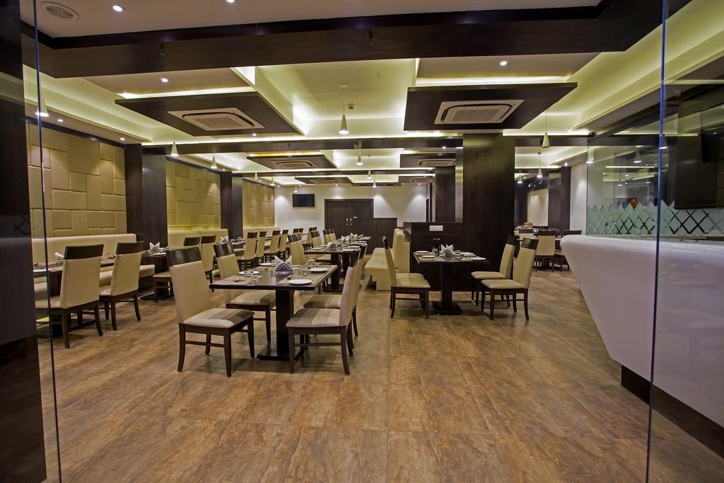 Ravi Residency Hotel Morbi Exterior foto