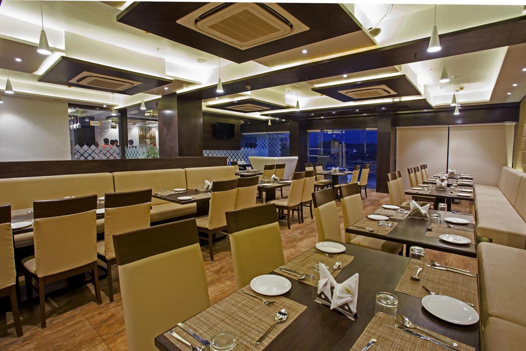 Ravi Residency Hotel Morbi Exterior foto